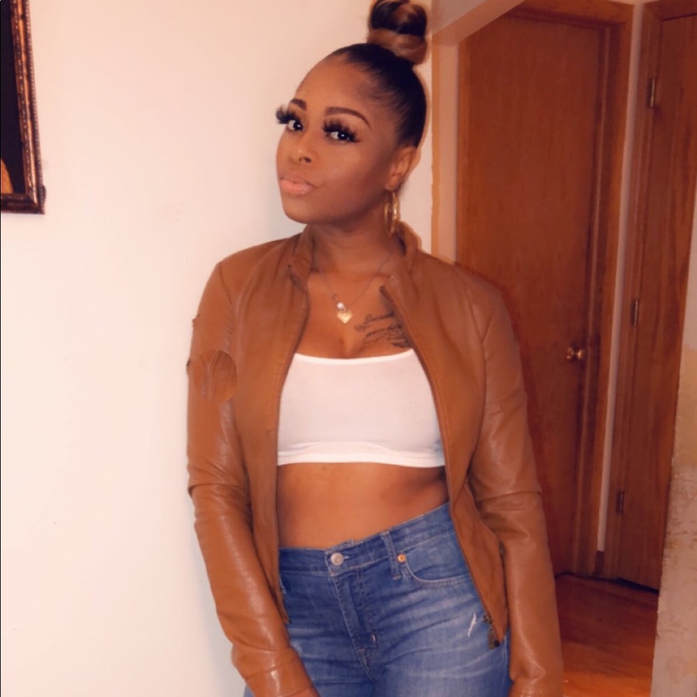 Meet your Posher, Kendra